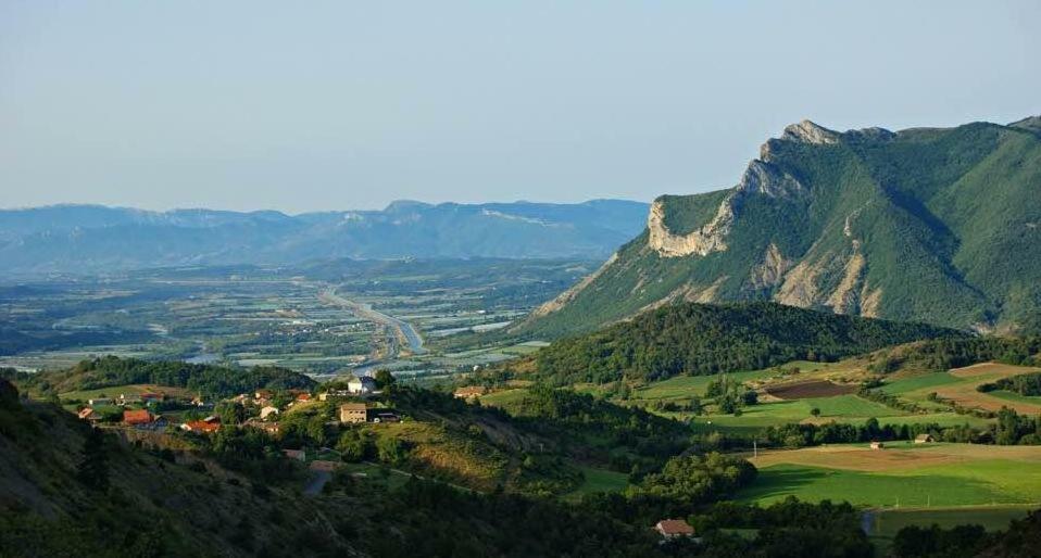 Chambre D'Hotes La Citadelle Lardier-et-Valenca Екстериор снимка